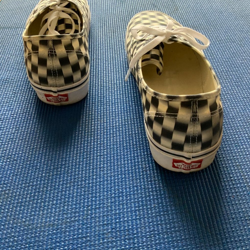 VANS - Picture 4 of 4